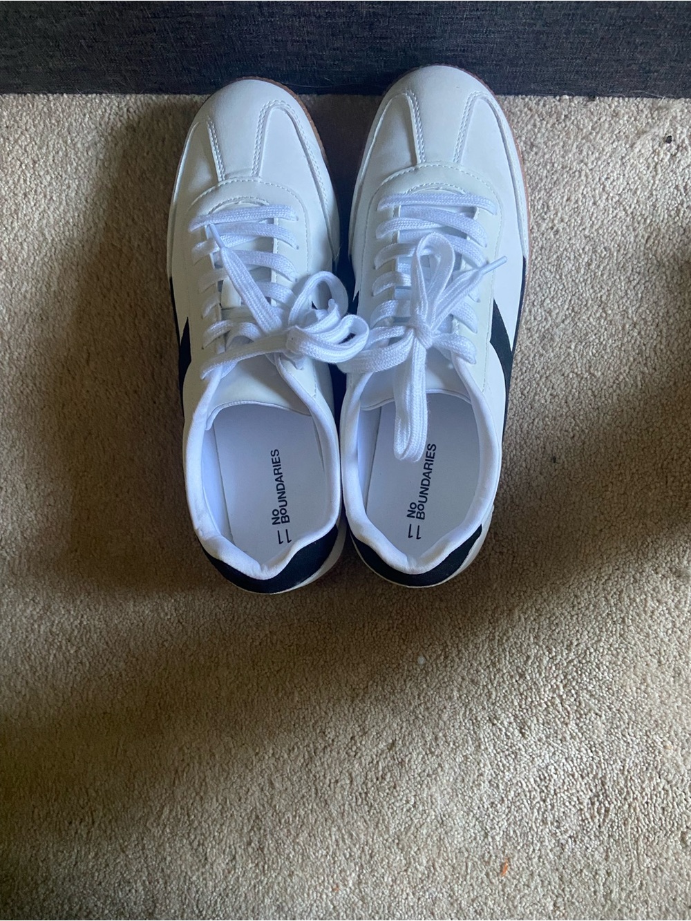 Classic White and Black women’s Lace-Up Sneakers